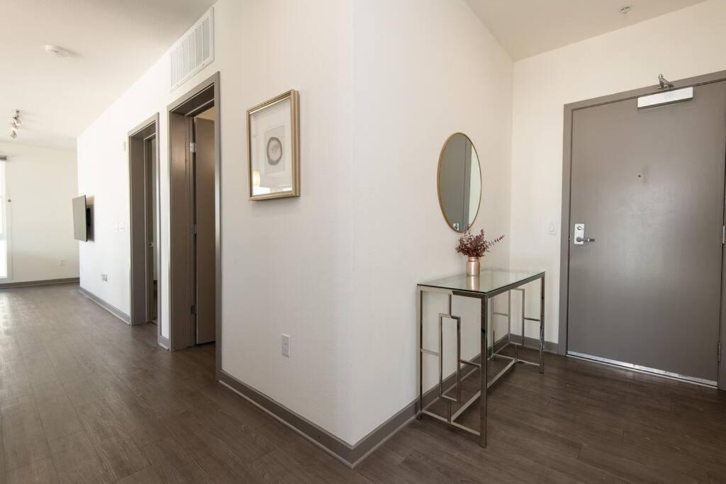 Centrally Located Apartments With Free Parking Глендейл Экстерьер фото