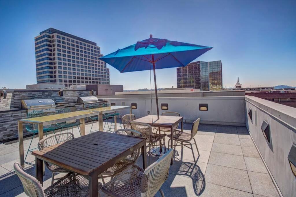 Centrally Located Apartments With Free Parking Глендейл Экстерьер фото